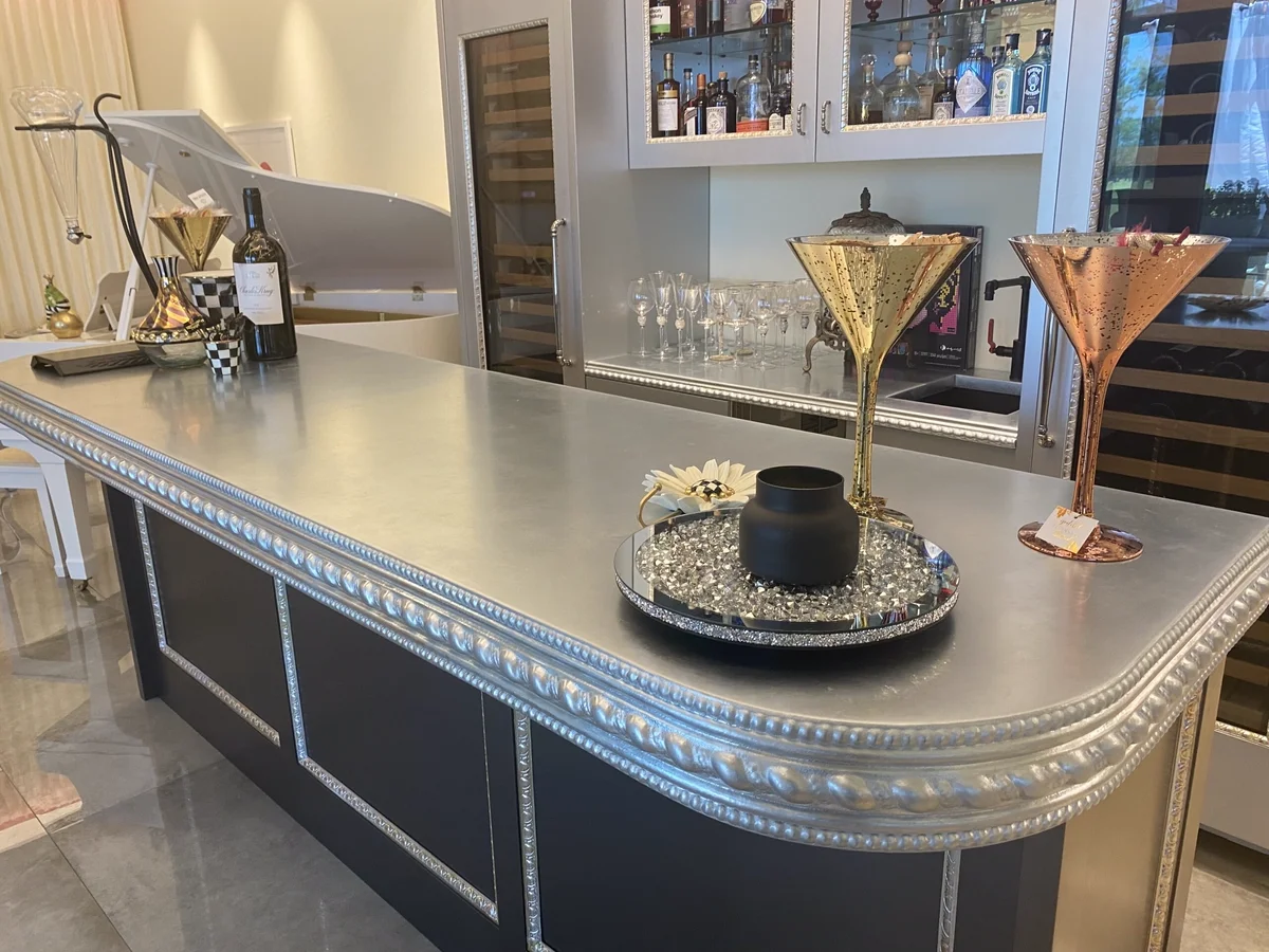 Custom cast zinc bartop by La Bastille