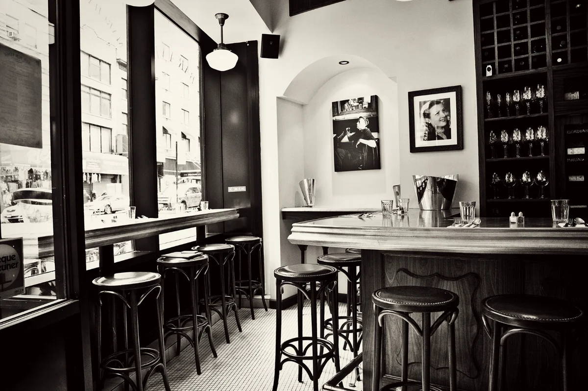Custom cast zinc bartop by La Bastille