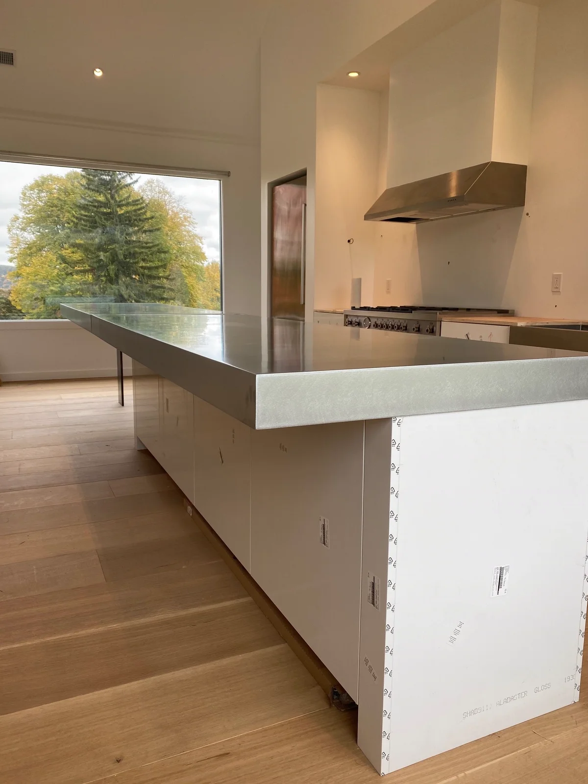 Custom cast pewter countertop by La Bastille