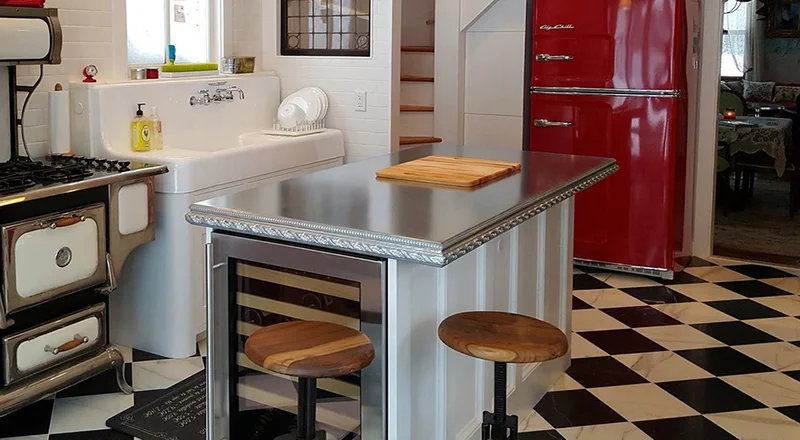 Custom cast pewter countertop by La Bastille