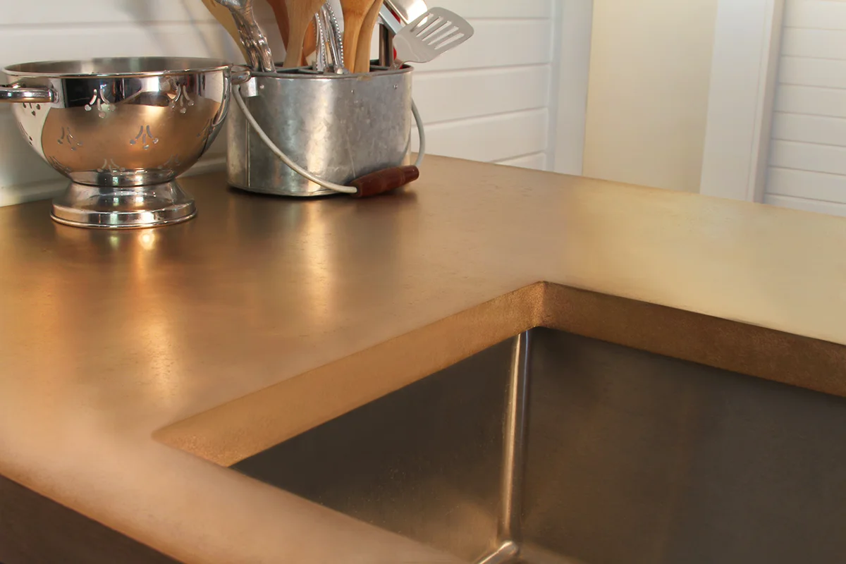Custom cast bronze countertop by La Bastille